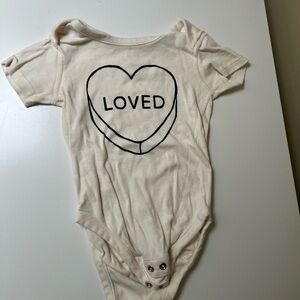 Hanna Andersson Loved Candy Heart Onesie/Bodysuit